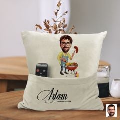 BK Gift Kişiye Özel Mangal Karikatür Tasarımlı Organizer Kumanda ve Atıştırmalık Cepli Sarı Kırlent Yastık-1 Arkadaşa Hediye, Cepli Yastık