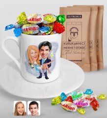 Kişiye Özel Sevgililer Günü Temalı Evleniyoruz Karikatürlü Türk Kahvesi Fincanı Mehmet Efendi Kahve ve Haribo Şeker Hediye Seti-4