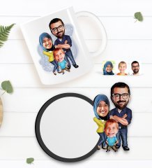 Kişiye Özel Tesettürlü Aile Karikatürlü Beyaz Kupa ve Ahşap Bardak Altlığı Hediye Seti-1
