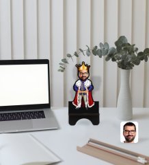 Kişiye Özel Kral Karikatürlü Ahşap Biblo Telefon Standı-1