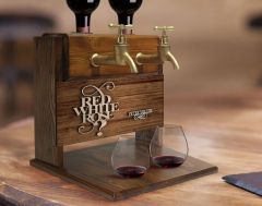 BK Gift Kişiye Özel Kabartma İsimli Çift Musluklu Doğal Ahşap Şarap Standı, İçki Standı, Doğum Günü Hediyesi, Ev Hediyesi, Erkek Hediye-9