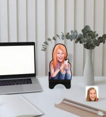 Kişiye Özel Kadın Karikatürlü Ahşap Biblo Telefon Standı-103