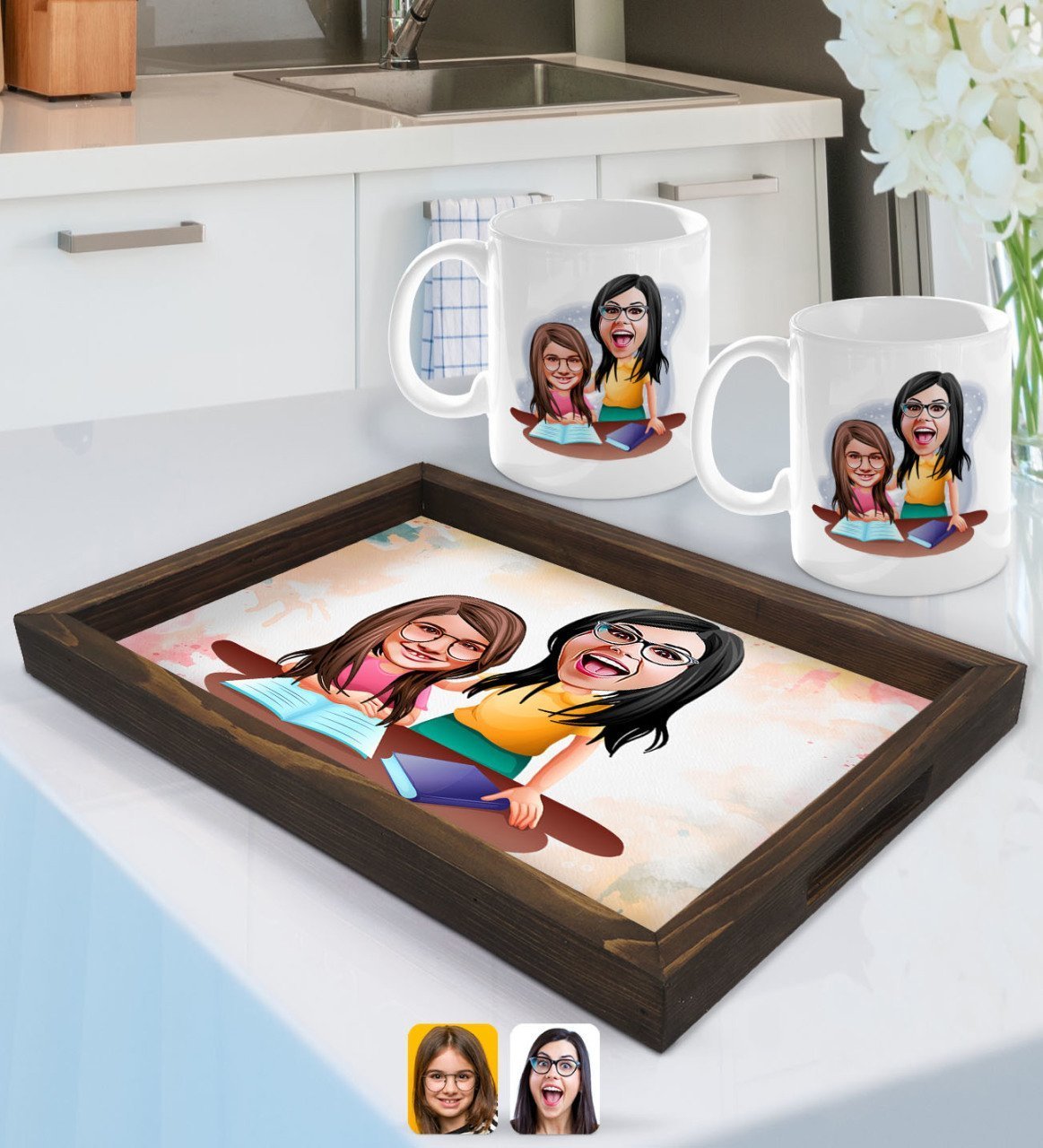 Kişiye Özel Anne Kız Karikatürlü Doğal Ahşap Tepsi ve 2’li Kupa Bardak Seti-1