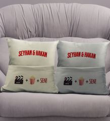 BK Gift Kişiye Özel Eğlenceli Tasarımlı 2'li Organizer Kumanda ve Atıştırmalık Cepli Krem&Gri Kırlent Yastık- 2, Ev Dekoru, Ev Hediyesi