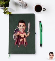 Kişiye Özel Spartalı Karikatürlü Yeşil Termo Deri Defter Kalem Seti Model 1