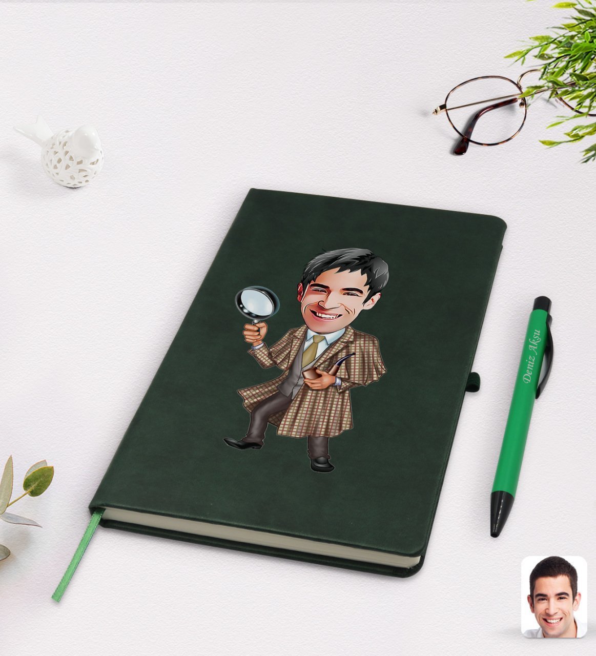 Kişiye Özel Müfettiş Karikatürlü Yeşil Termo Deri Defter Kalem Seti Model 1