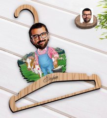 Kişiye Özel Çiftçi Karikatürlü Standart Boy Ahşap Elbise Askısı-1