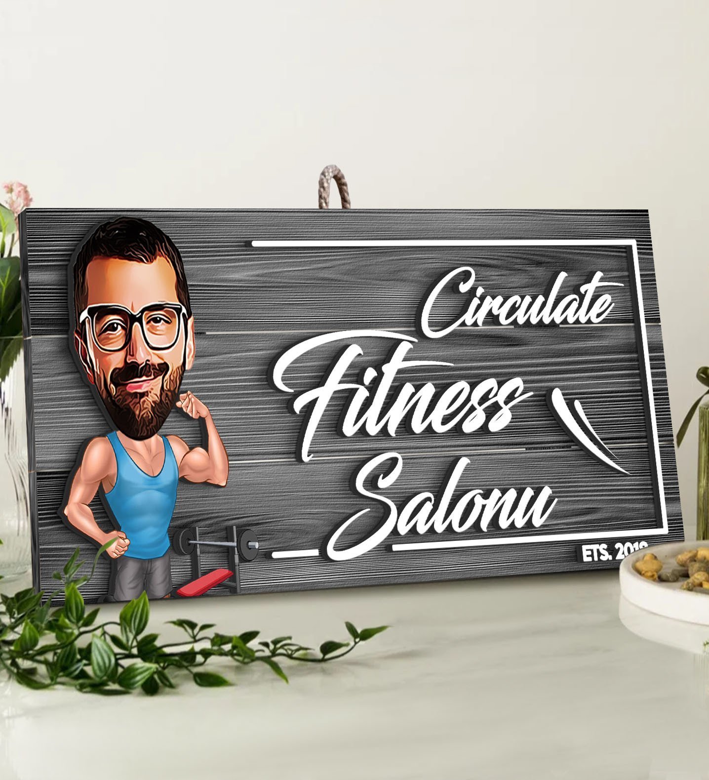 BK Gift Kişiye Özel Fitness Salonu Karikatürlü Gri Dekoratif Ahşap Tabela