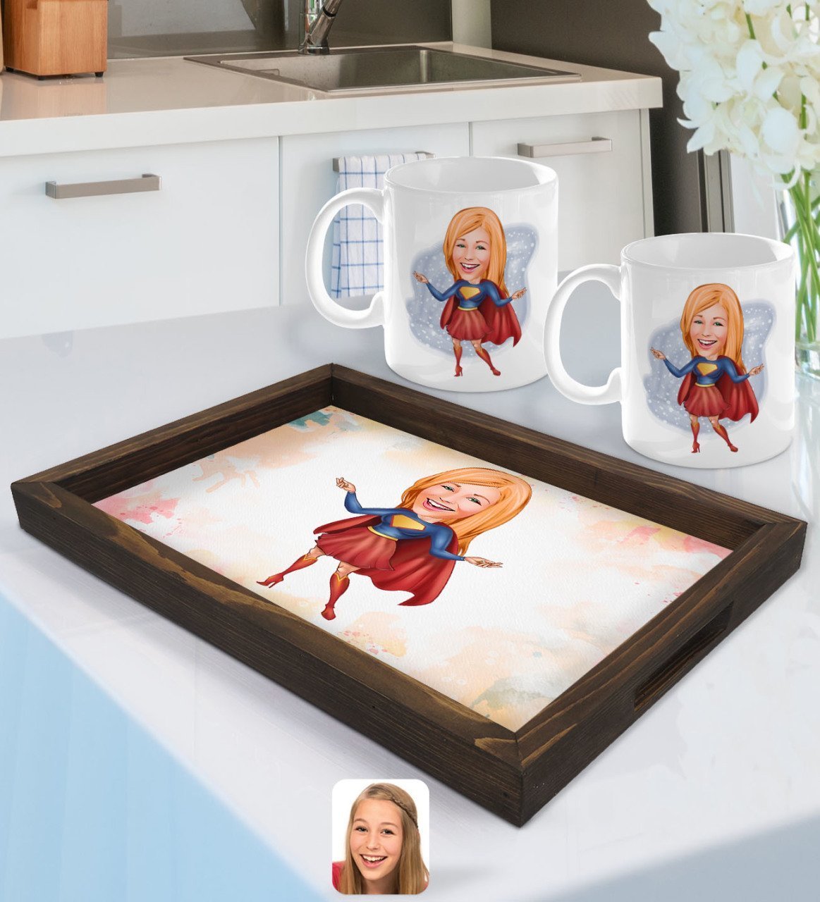 Kişiye Özel Süper Girl Karikatürlü Doğal Ahşap Tepsi ve 2’li Kupa Bardak Seti-1