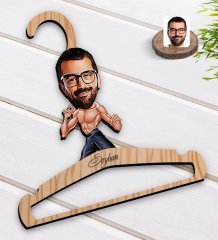 Kişiye Özel Bruce Lee Karikatürlü Standart Boy Ahşap Elbise Askısı-1