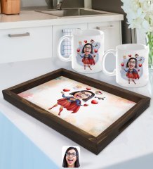 Kişiye Özel Süper Anne Karikatürlü Doğal Ahşap Tepsi ve 2’li Kupa Bardak Seti-2