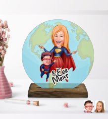 Kişiye Özel Süper Anne ve Çocuk Karikatürlü Yuvarlak Ahşap Standlı Biblo-1