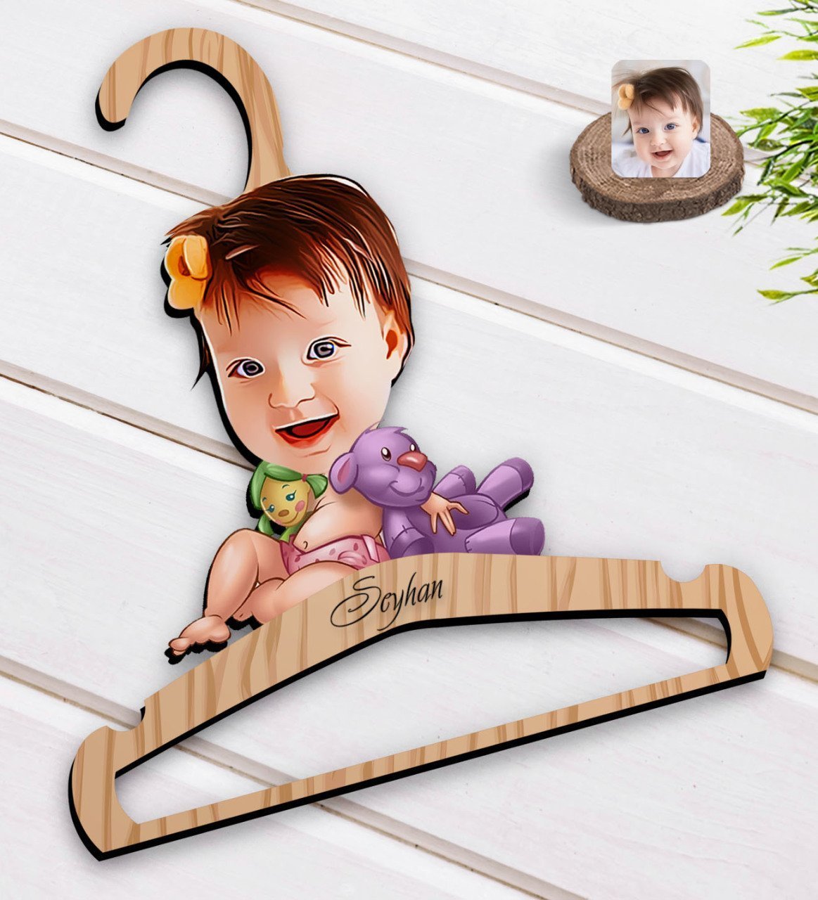Kişiye Özel Bebek Karikatürlü Standart Boy Ahşap Elbise Askısı-2