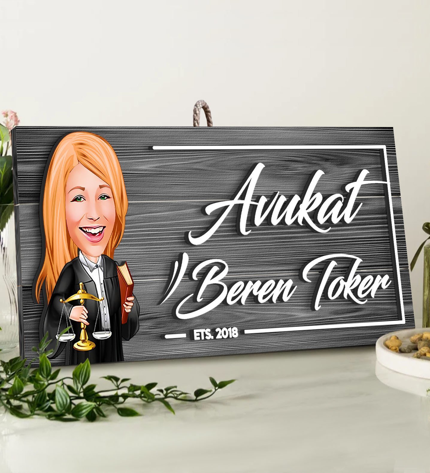 BK Gift Kişiye Özel Avukat Karikatürlü Gri Dekoratif Ahşap Tabela-2