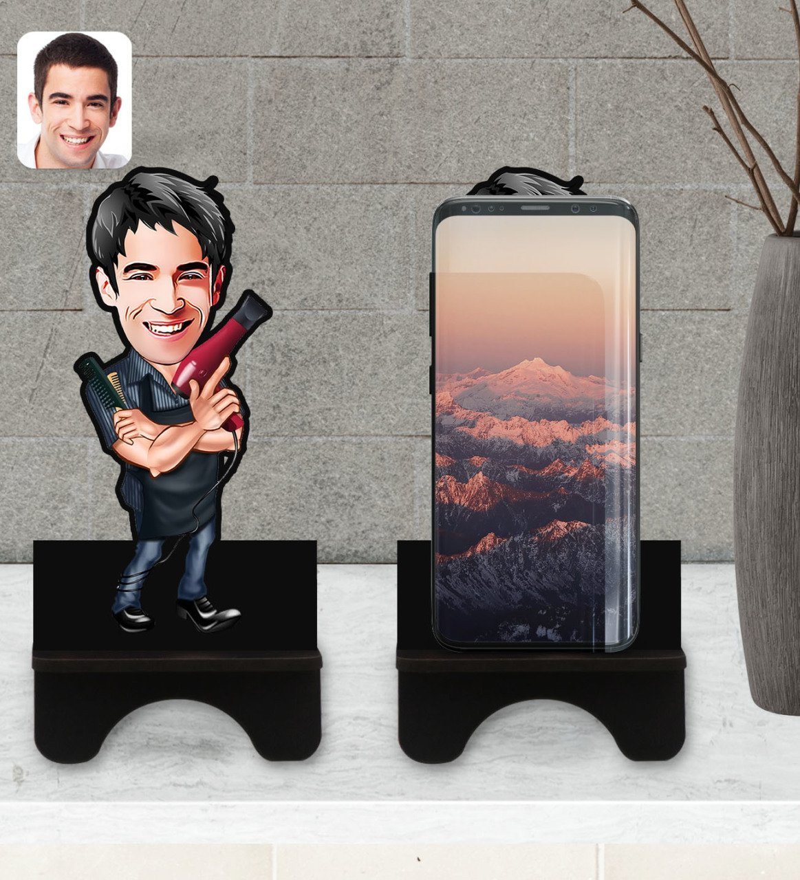 Kişiye Özel Erkek Kuaför Karikatürlü Ahşap Biblo Telefon Standı-1