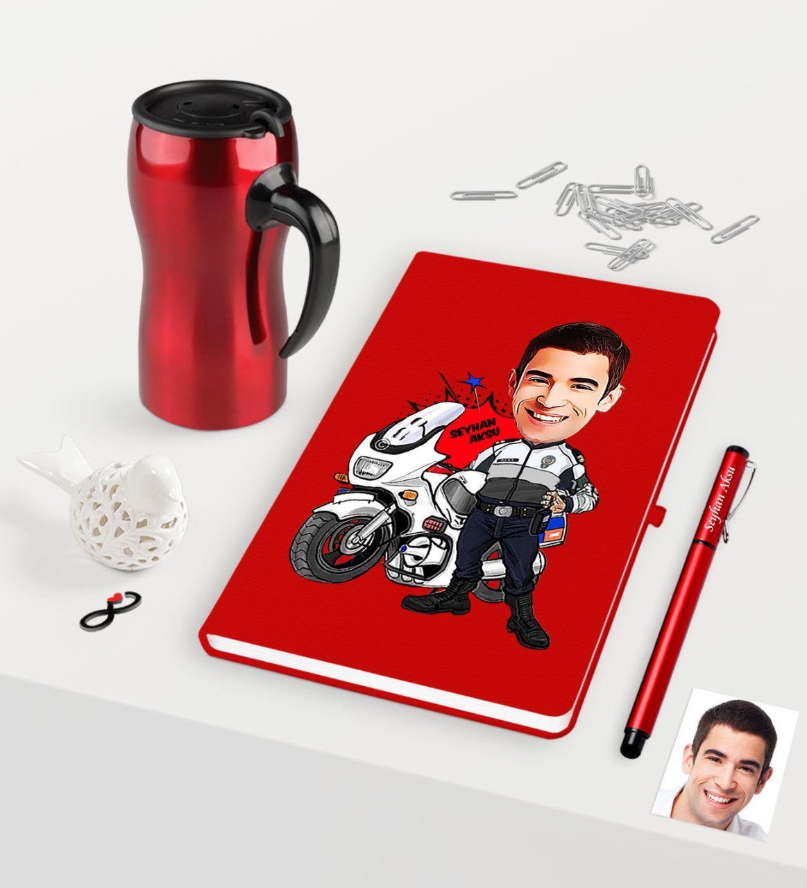 Kişiye Özel Bay Yunus Polis Karikatürlü Kırmızı Defter Kalem Termos Mug Seti
