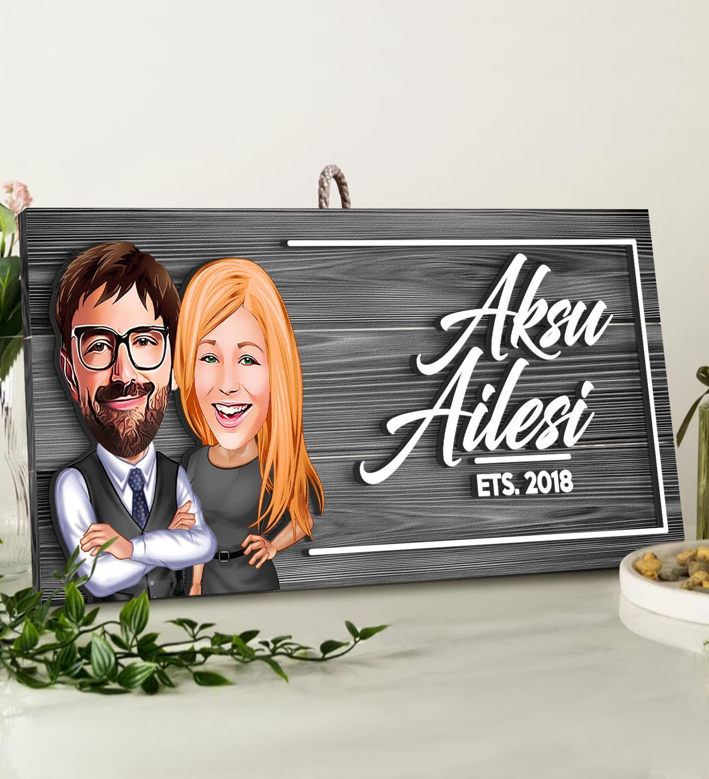 BK Gift Kişiye Özel Aile Karikatürlü Gri Dekoratif Ahşap Tabela