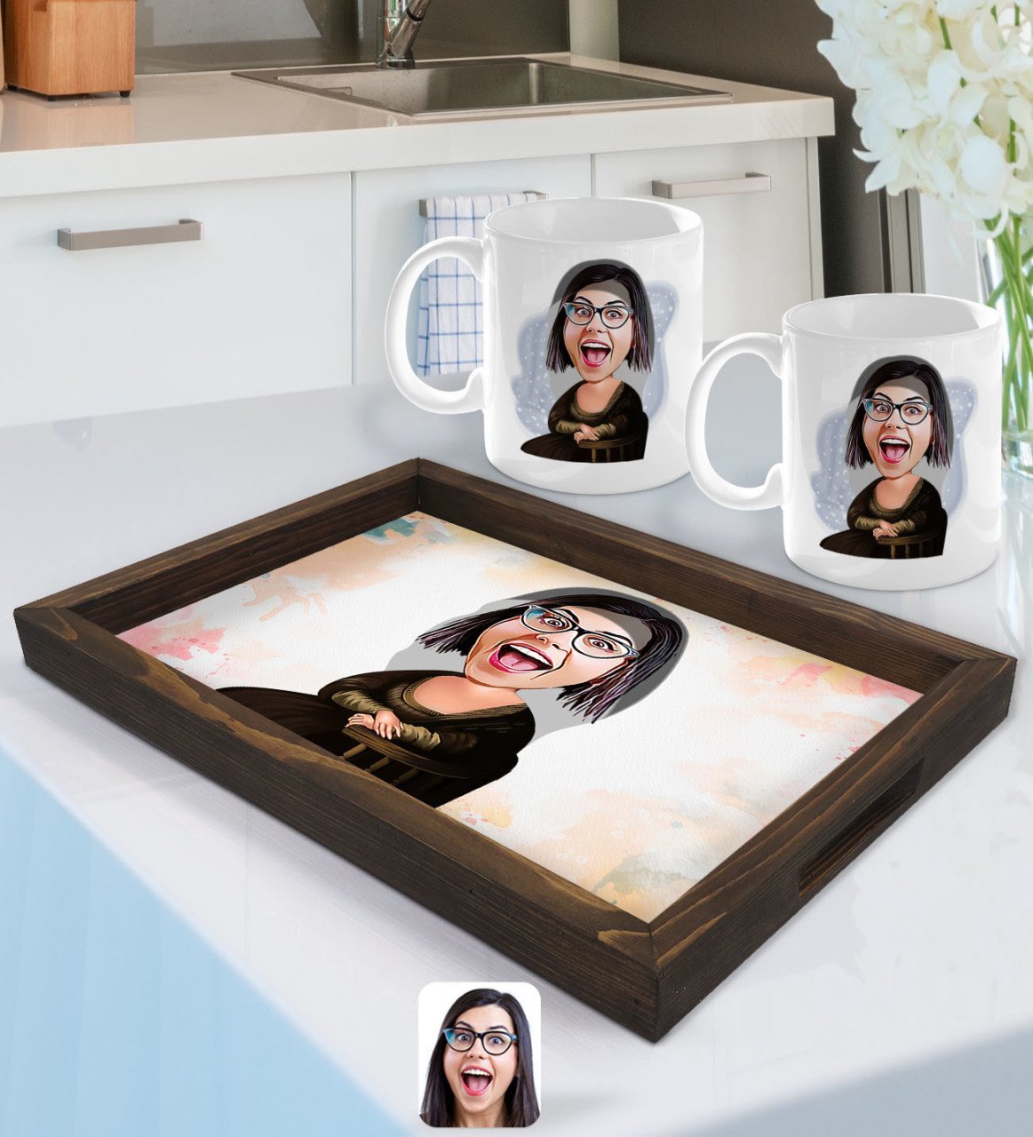 Kişiye Özel Mona Lisa Karikatürlü Doğal Ahşap Tepsi ve 2’li Kupa Bardak Seti-1