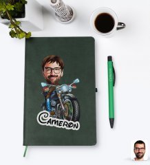 Kişiye Özel Erkek Motorcu Karikatürlü Yeşil Termo Deri Defter Kalem Seti Model 2