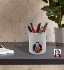 BK Gift Kişiye Özel Kadın Kolay Yetişmiyor Karikatürlü Beyaz Akrilik Kalemlik - Model 3