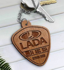 Kişiye Özel İsimli Plakalı Lada Ahşap Anahtarlık-1