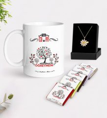 Kişiye Özel Yılın En İyi Matematik Öğretmeni Beyaz Kupa Çikolata ve İsimli Papatya Kolye Hediye Seti