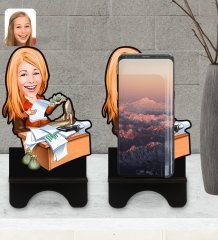 Kişiye Özel Kadın Patron Karikatürlü Ahşap Biblo Telefon Standı-6