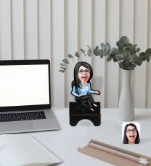 Kişiye Özel Kadın Patron Karikatürlü Ahşap Biblo Telefon Standı-5