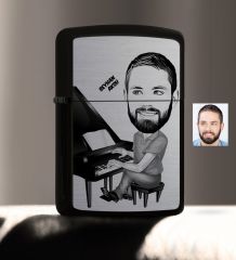 Kişiye Özel Bay Piyanist Karikatürlü Benzinli Siyah Metal Çakmak - 1