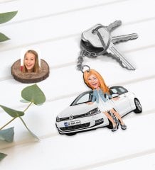 Kişiye Özel Kadın VW Golf Figürlü Plakalı Ahşap Karikatür Anahtarlık-1