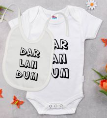 BK Kids Darlandum Tasarımlı Beyaz Bebek Body Zıbın ve Mama Önlüğü Hediye Seti-2