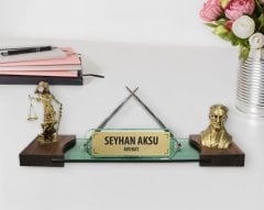 Kişiye Özel Avukat ve Atatürk Saatli Kristal Masa İsimliği