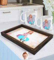 Kişiye Özel Kadın Karikatürlü Doğal Ahşap Tepsi ve 2’li Kupa Bardak Seti-32