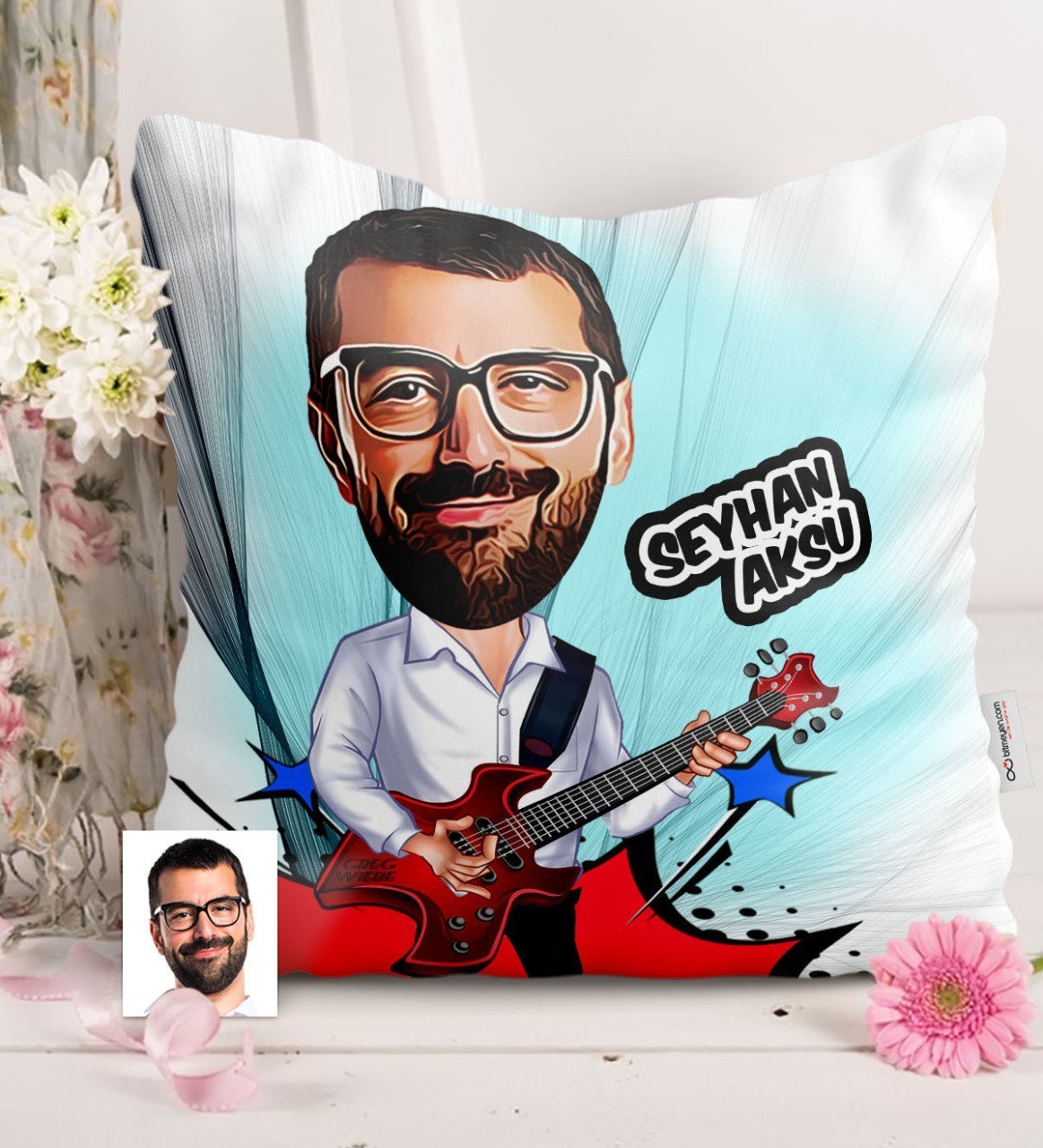 Kişiye Özel Bay Gitarist Karikatürlü Saten Yastık - 2