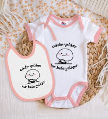 BK Kids Bir Bela Geliyor Tasarımlı Pembe Bebek Body Zıbın ve Mama Önlüğü Hediye Seti-1
