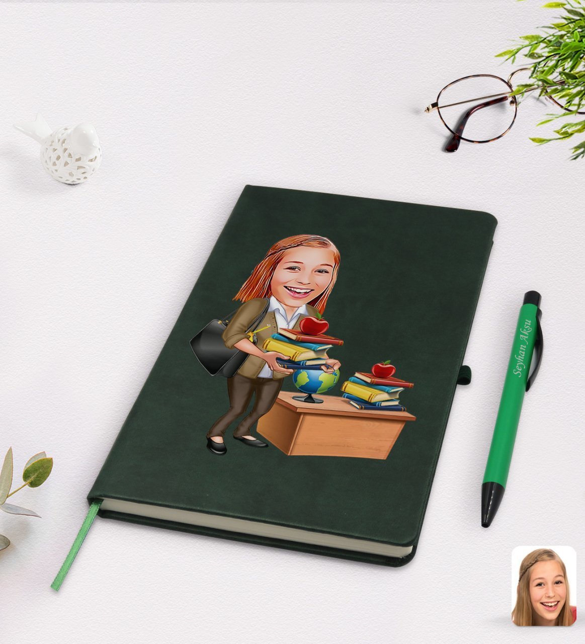Kişiye Özel Kadın Öğretmen Karikatürlü Yeşil Termo Deri Defter Kalem Seti Model 4