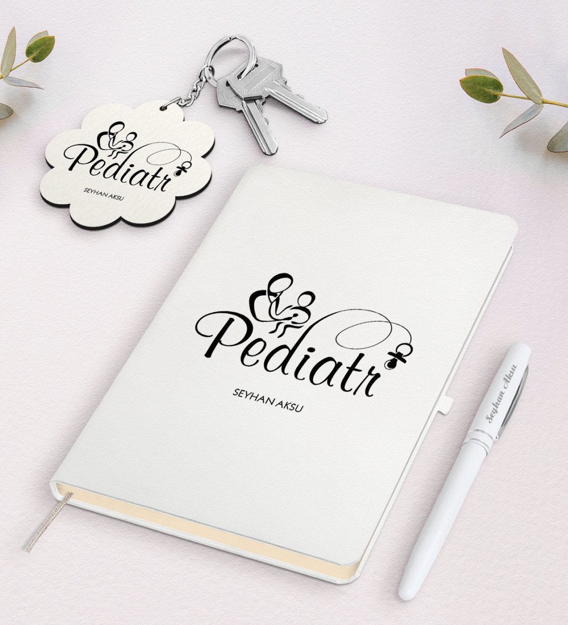 Kişiye Özel Pediatr Beyaz Defter Kalem ve Anahtarlık Hediye Seti