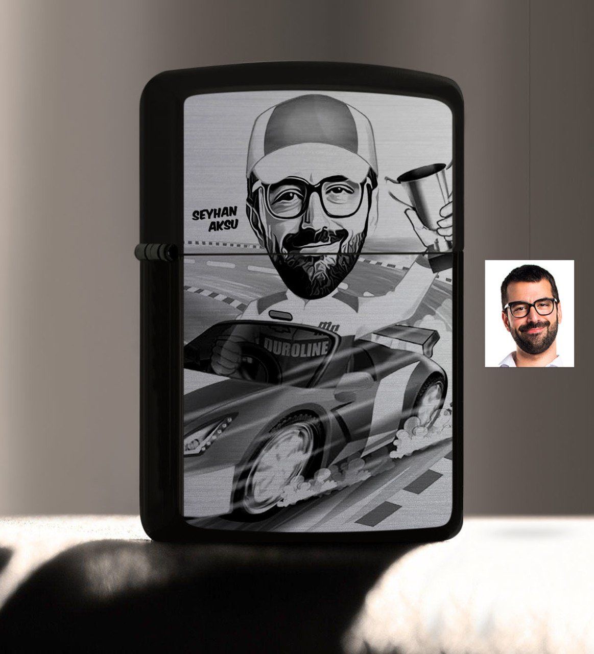 Kişiye Özel Bay Rallici Karikatürlü Benzinli Siyah Metal Çakmak - 1
