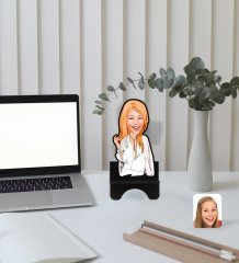 Kişiye Özel Kadın Model Karikatürlü Ahşap Biblo Telefon Standı-2
