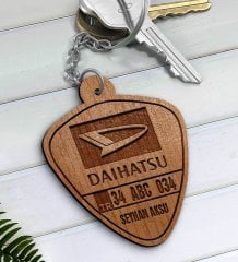 Kişiye Özel İsimli Plakalı Daihatsu Ahşap Anahtarlık-1