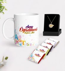 Kişiye Özel Sınıf Öğretmeni Beyaz Kupa Çikolata ve İsimli Papatya Kolye Hediye Seti-13