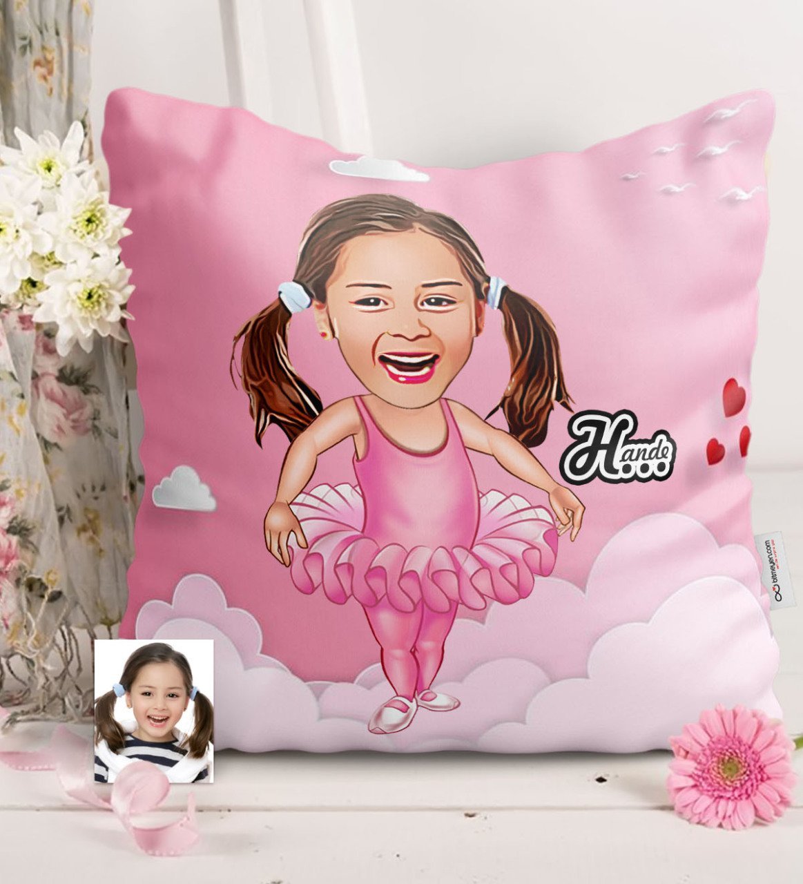 Kişiye Özel Kız Çocuk Karikatürlü Saten Yastık