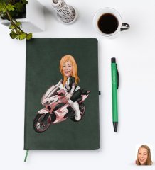 Kişiye Özel Kadın Motorcu Karikatürlü Yeşil Termo Deri Defter Kalem Seti Model 2
