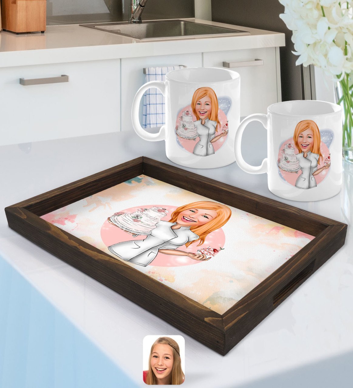 Kişiye Özel Kadın Aşçı Karikatürlü Doğal Ahşap Tepsi ve 2’li Kupa Bardak Seti-3