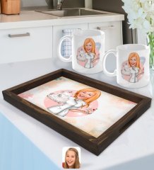 Kişiye Özel Kadın Aşçı Karikatürlü Doğal Ahşap Tepsi ve 2’li Kupa Bardak Seti-3