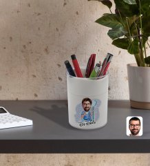 BK Gift Kişiye Özel Erkek Diş Hekimi Karikatürlü Beyaz Akrilik Kalemlik - Model 2