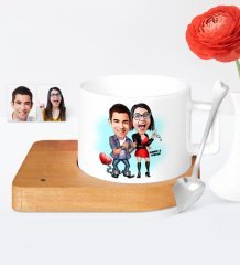 Kişiye Özel Sevgililer Karikatür Ahşap Altlıklı Seramik Fincan - 1