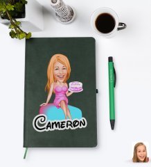 Kişiye Özel Kadın Doğum Günü Karikatürlü Yeşil Termo Deri Defter Kalem Seti Model 2