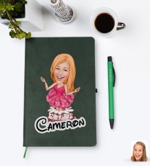 Kişiye Özel Kadın Doğum Günü Karikatürlü Yeşil Termo Deri Defter Kalem Seti Model 1