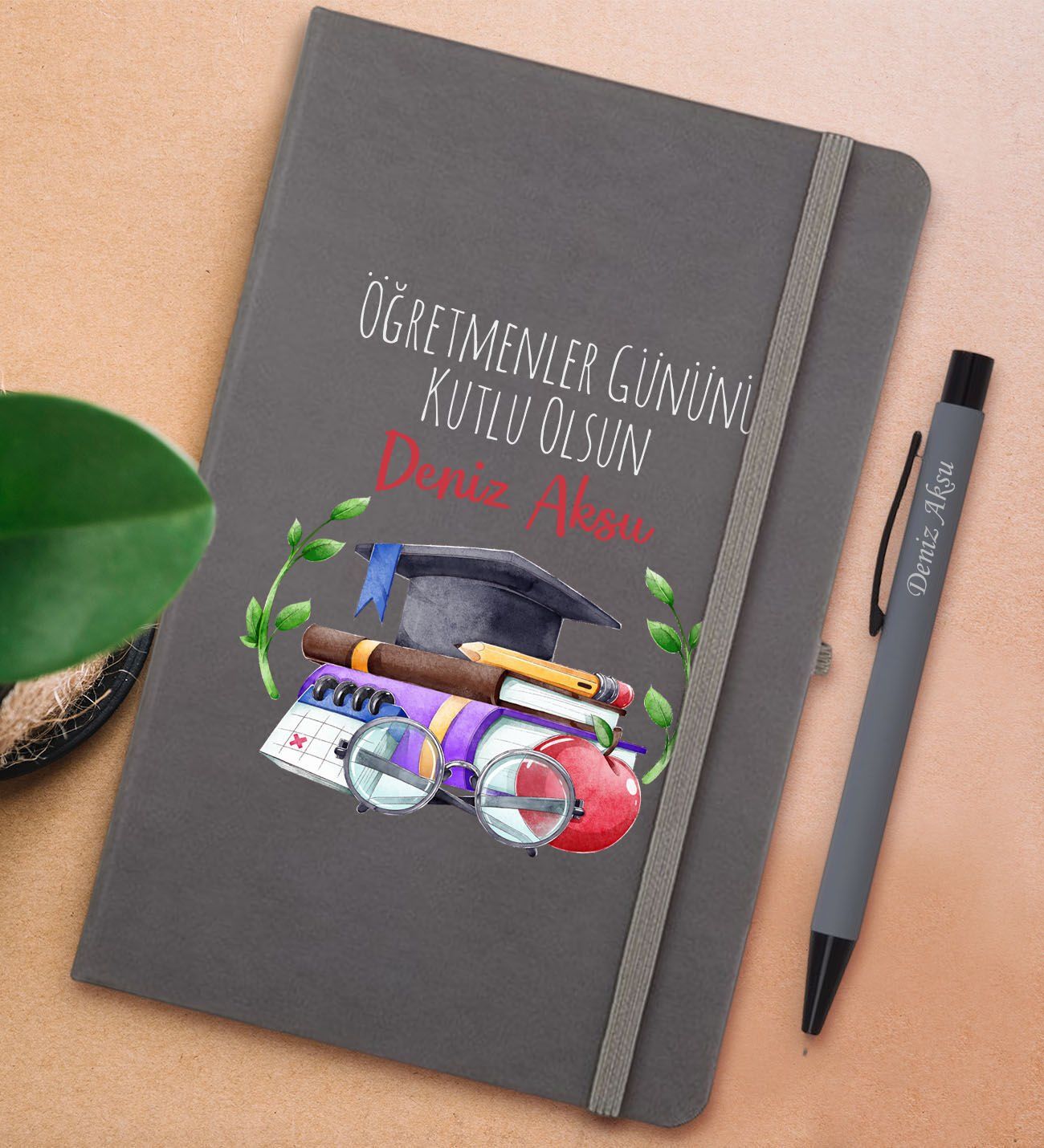 BK Gift Kişiye Özel Öğretmenler Günü Tasarımlı Gri Termo Deri Defter ve Metal Versatil Kalem(0,7 Kurşun) Hediye Seti-3